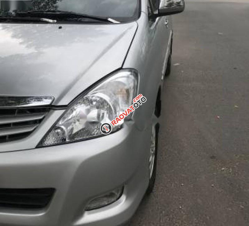 Bán Toyota Innova G 2009, màu bạc xe gia đình, 380 triệu-2