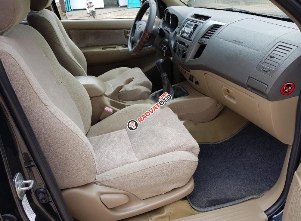 Cần bán gấp Toyota Fortuner 2.5G MT đời 2011, màu đen-7