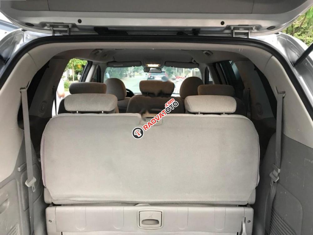 Cần bán gấp Kia Carnival 2.7 MT đời 2010, màu bạc, nhập khẩu Hàn Quốc, giá chỉ 395 triệu-7