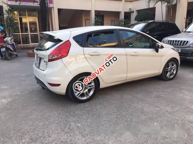 Bán Ford Fiesta 2012, màu trắng đẹp như mới, giá 358tr-1