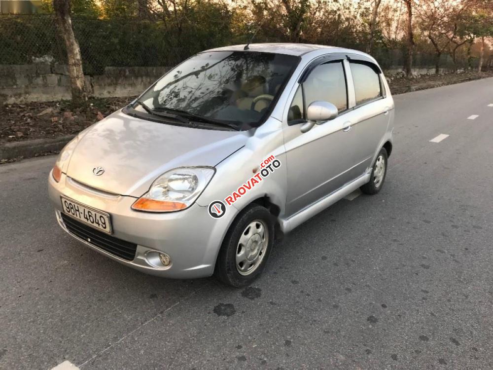 Cần bán gấp Chevrolet Spark đời 2010, màu bạc, nhập khẩu hàn quốc như mới-8