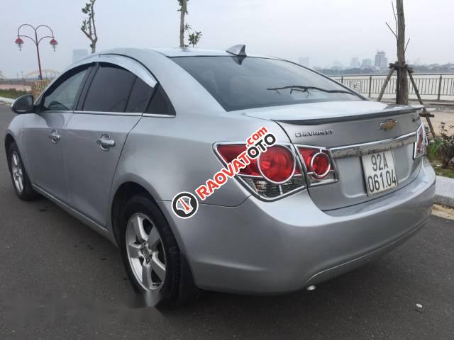 Chính chủ bán xe Chevrolet Cruze LS 1.6 MT đời 2010, màu bạc-1