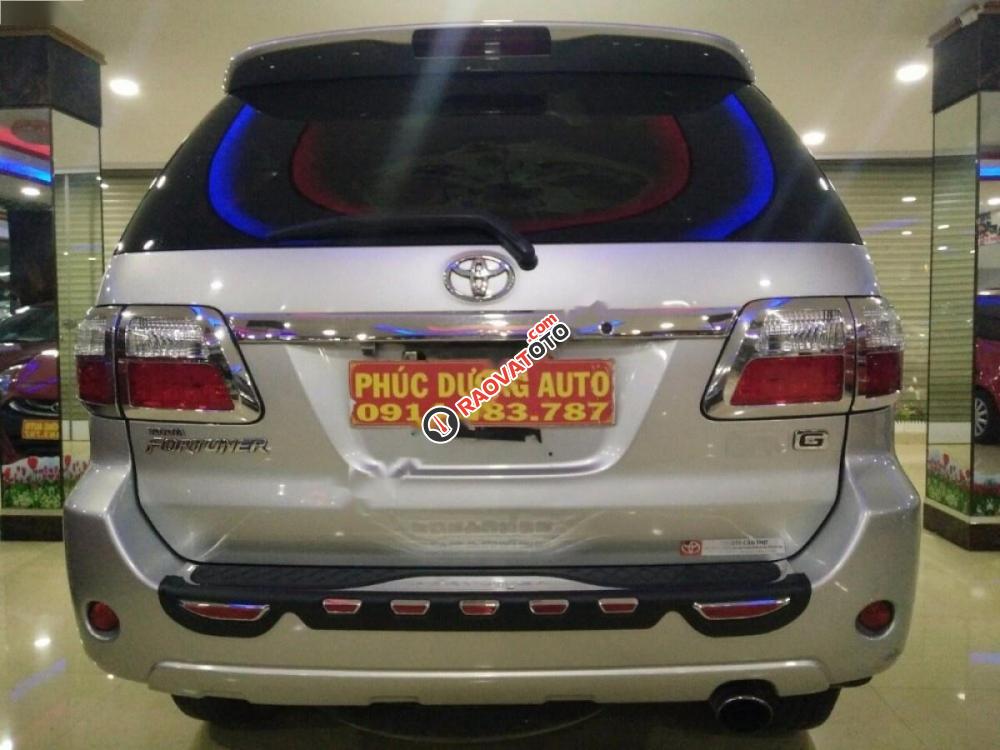 Bán Toyota Fortuner G đời 2011, màu bạc chính chủ, giá chỉ 750 triệu-4