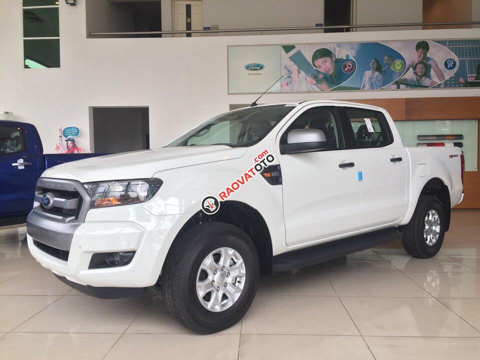 Cần bán Ford Ranger XLS 2.2 4x2 AT tại Phú Thọ, màu trắng, nhập khẩu, giá bán thương lượng-0