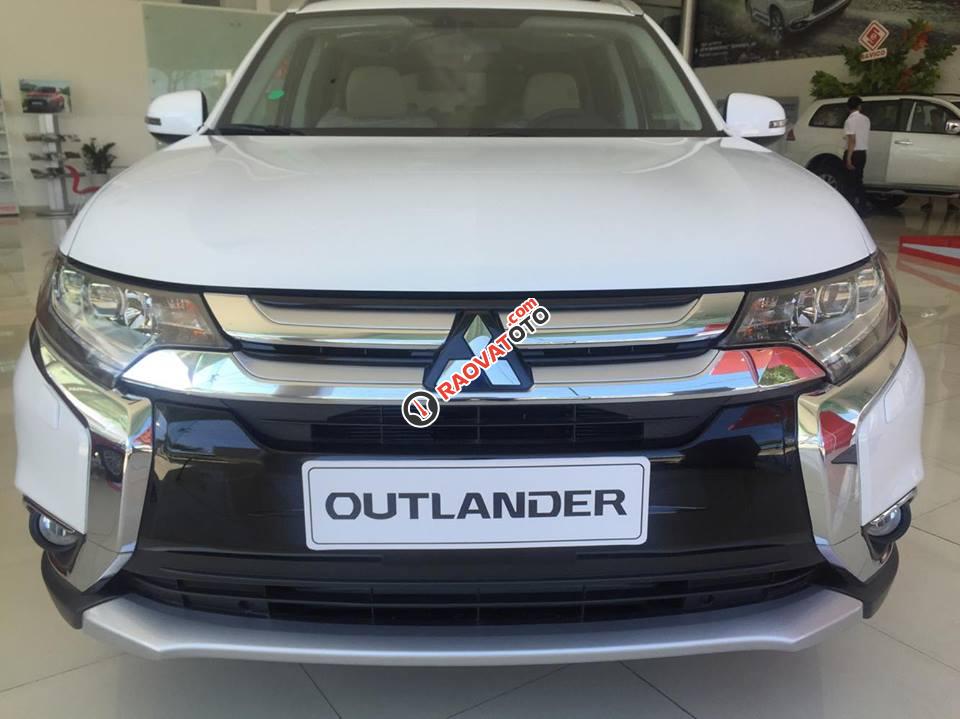 Bán Mitsubishi Outlander ở Quảng Nam, kinh doanh VIP, giá cực tốt, cho vay đến 90%. Cần tư vấn liên hệ 0905.91.01.99-4