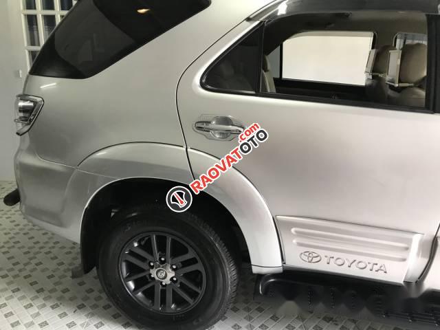 Bán Toyota Fortuner 2014, màu bạc-3