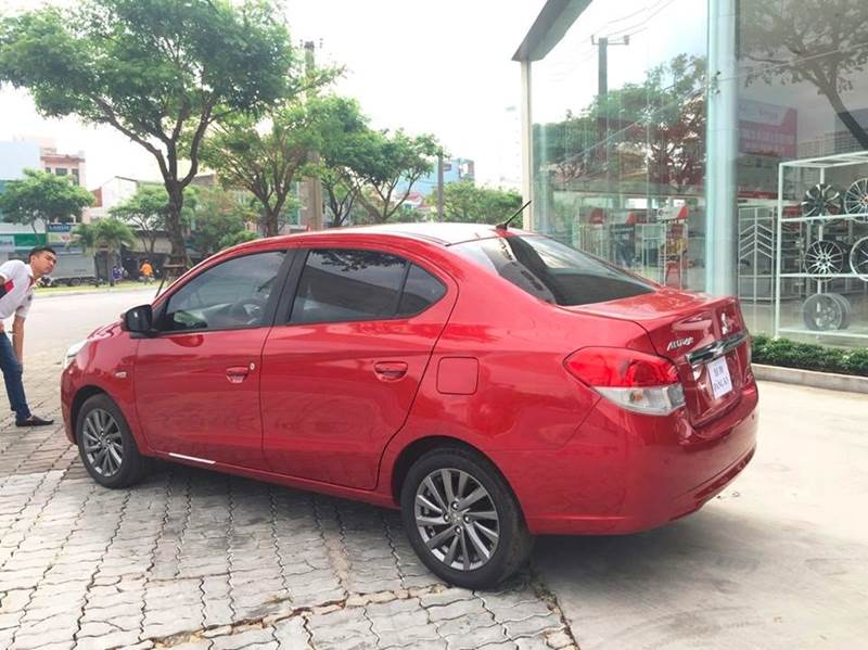 Bán xe Mitsubishi Attrage CVT năm 2017, màu đỏ, nhập khẩu -3