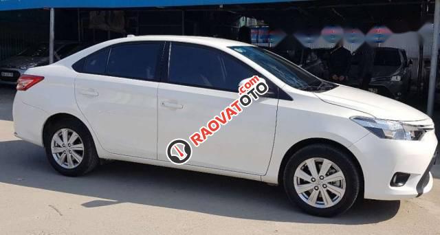 Bán xe Toyota Vios E năm 2017, màu trắng số tự động, 555tr-0