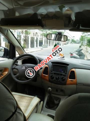 Cần bán xe Toyota Innova G đời 2010, màu bạc, 415 triệu-3