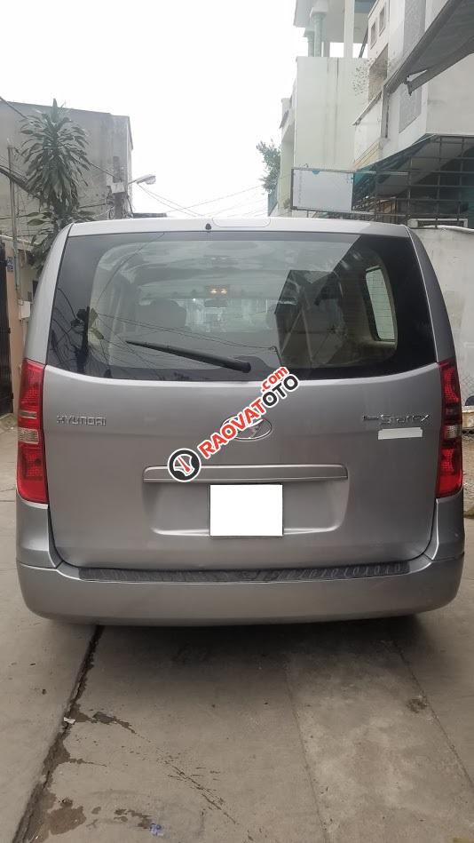 Bán ô tô Hyundai Starex 9 chỗ, đời 2011, máy dầu, màu bạc, số sàn, phiên bản cao cấp có ghế xoay, Xe mới 95%-2