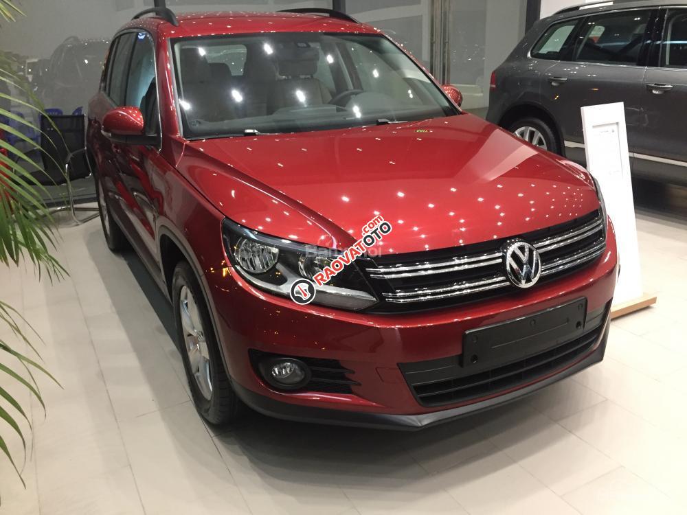 Cần bán xe Volkswagen Tiguan 2017 màu đỏ, nhập khẩu nguyên chiếc. LH: 0978877754 Cam kết giá tốt-0