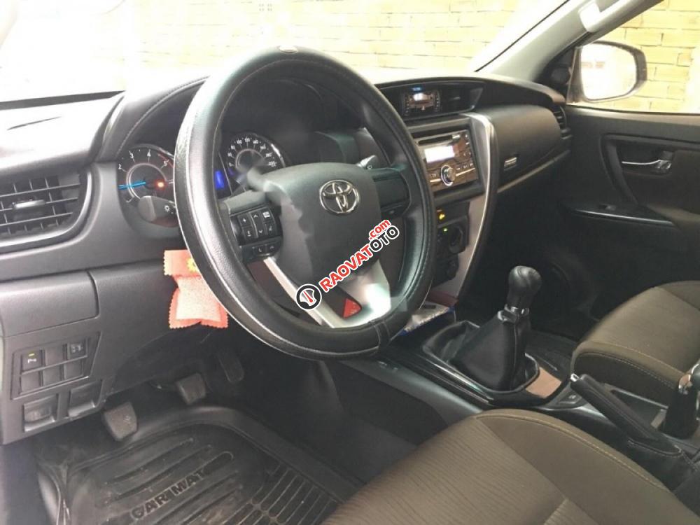 Cần bán lại xe Toyota Fortuner đời 2017, màu trắng, nhập khẩu, chính chủ-4