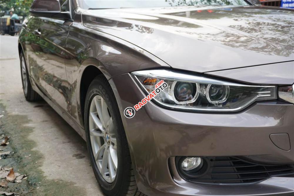 BMW 320i màu nâu nhập khẩu, sản xuất 2013-4