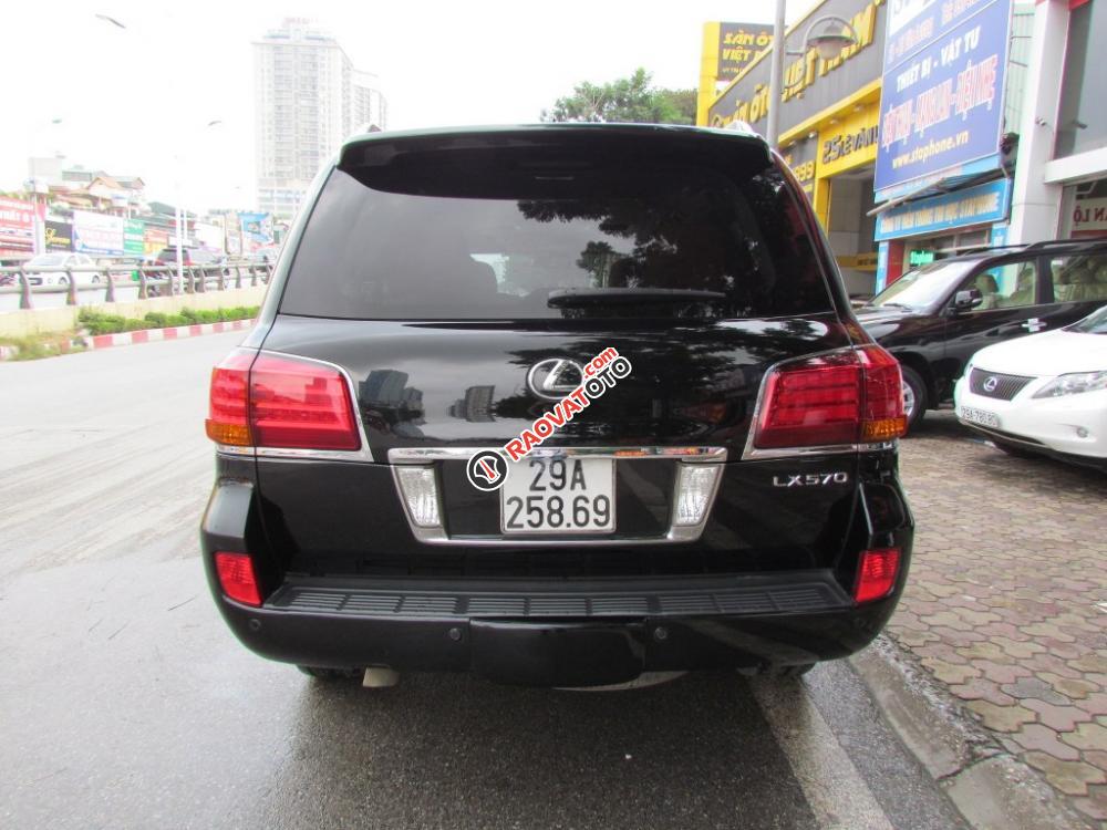 Lexus LX570 2011 màu đen-4