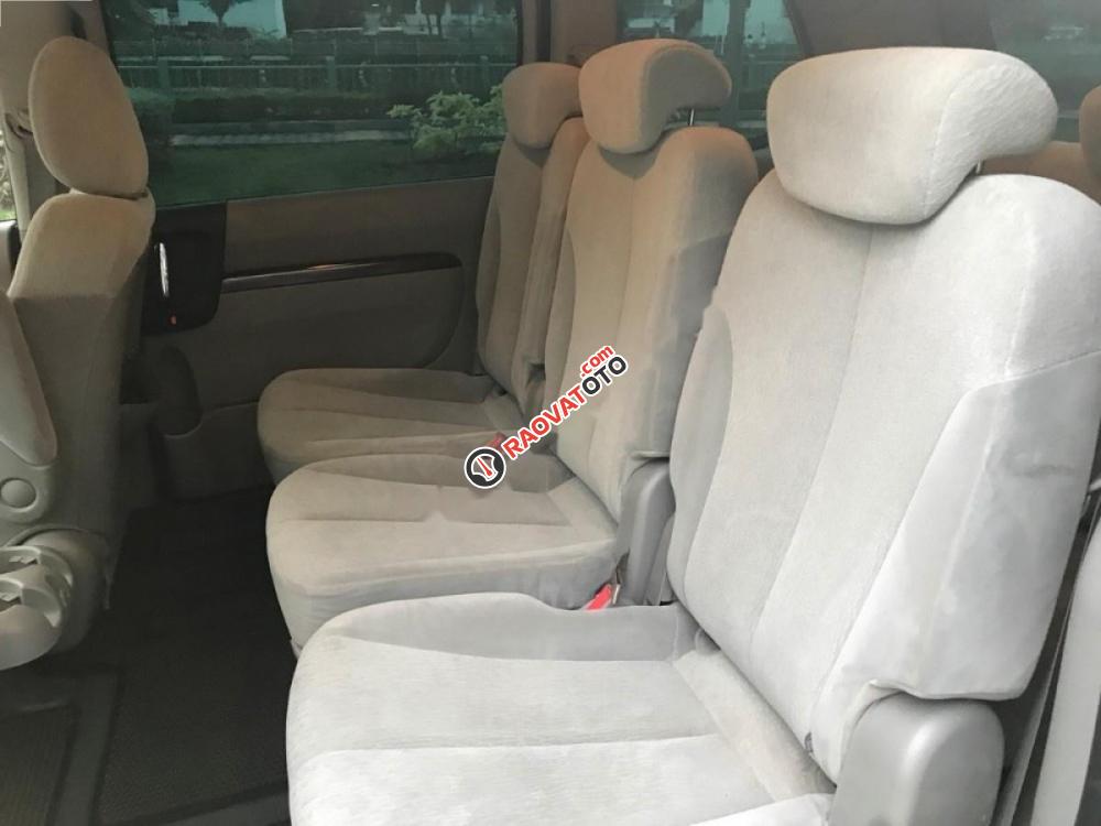 Cần bán gấp Kia Carnival 2.7 MT đời 2010, màu bạc, nhập khẩu Hàn Quốc, giá chỉ 395 triệu-5