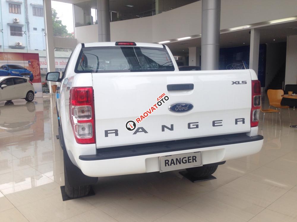 Cần bán Ford Ranger XLS 2.2 4x2 AT tại Phú Thọ, màu trắng, nhập khẩu, giá bán thương lượng-3