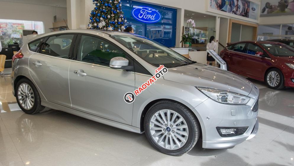 Bán Ford Fiesta 1.0 AT EcoBoost đời 2018, màu bạc, KM Option cao cấp-1