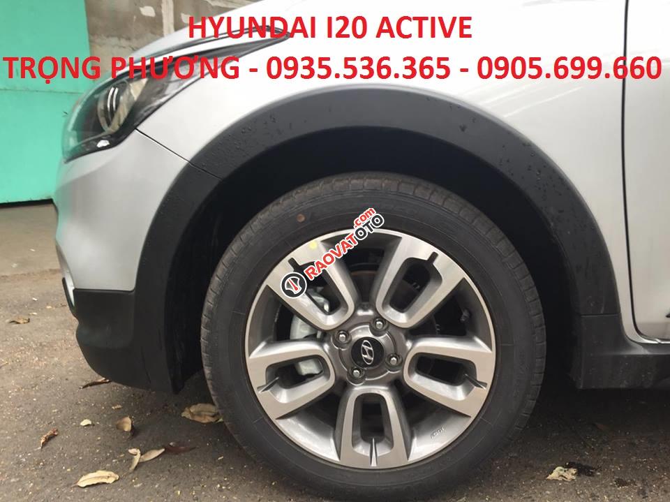 Bán Hyundai i20 Active 2017 trả góp Đà Nẵng, màu bạc, LH: Trọng Phương - 0935.536.365-6