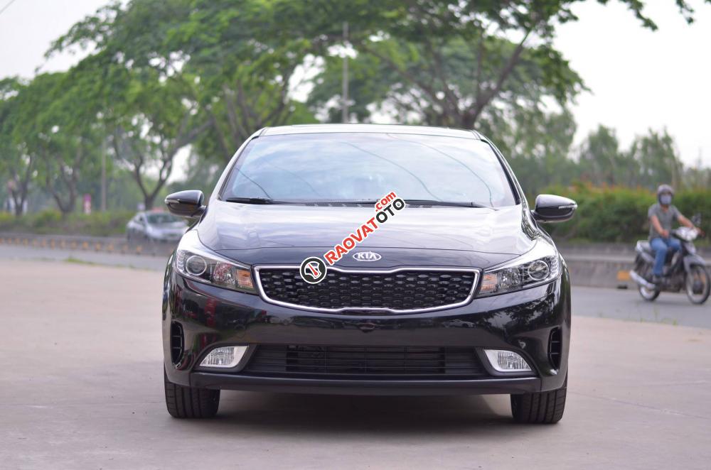 Bán xe Kia Cerato GT đời 2018, màu đen, 530 triệu, hỗ trợ trả góp - LH 0989.240.241-0