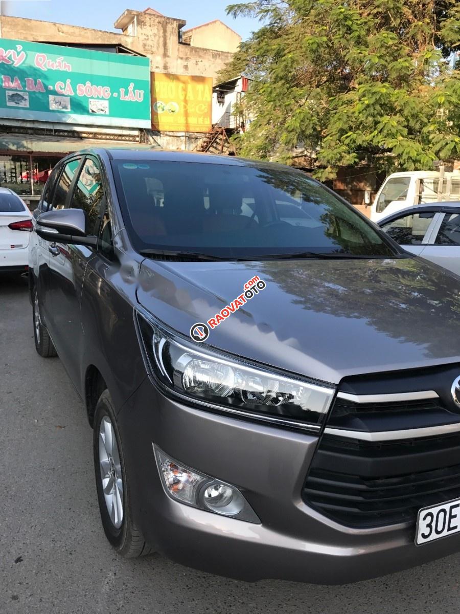 Bán Toyota Innova 2.0E đời 2017, giá tốt-2