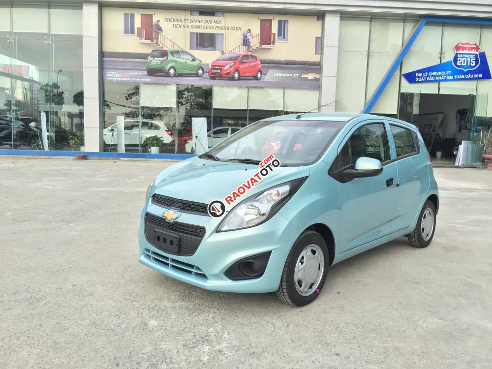 Bán ô tô Chevrolet Spark Van, kiểu dáng mới 2017, trả góp lãi suất chỉ 0,65/1 tháng-1