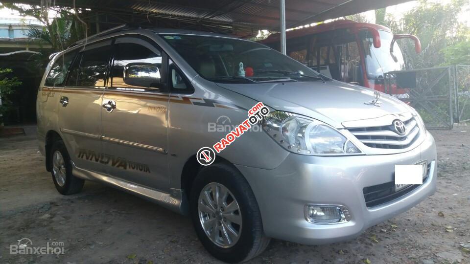 Cần bán xe Toyota Innova đăng ký lần đầu 2007, màu bạc còn mới, giá chỉ 290 triệu-0