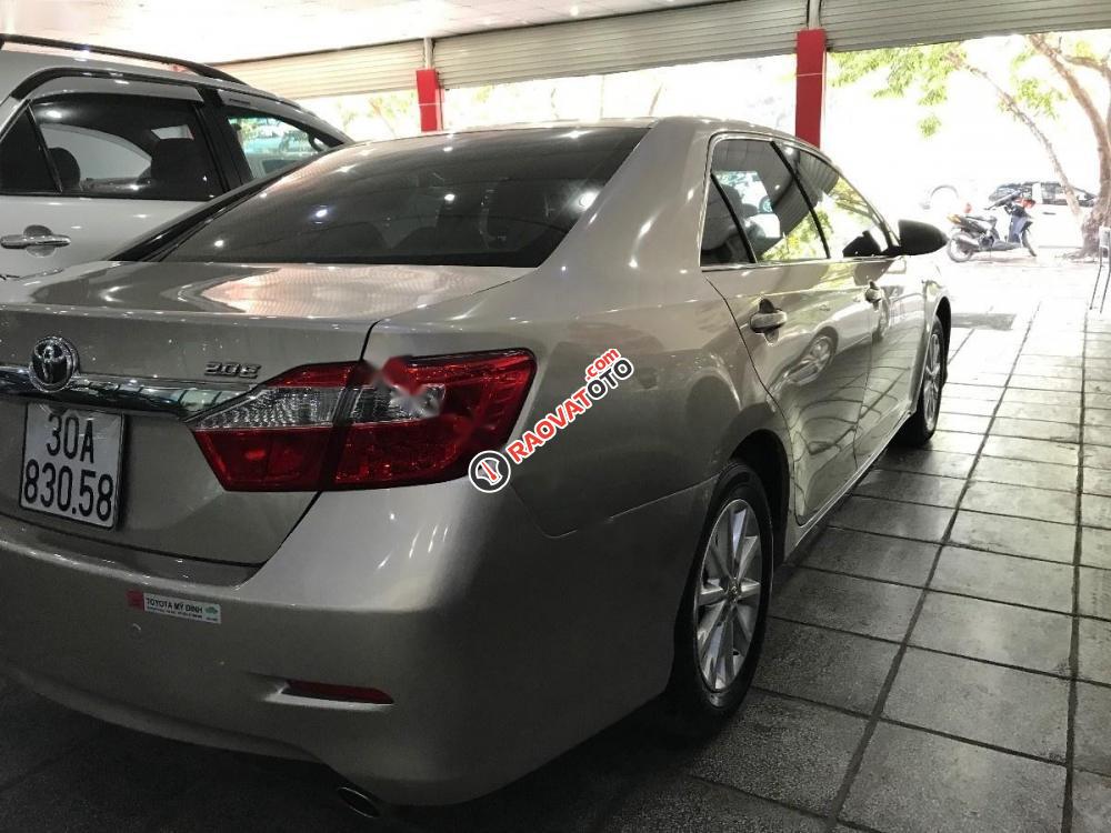 Cần bán gấp Toyota Camry 2.0E sản xuất 2013, chính chủ-5