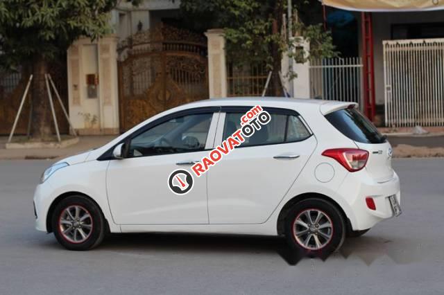 Bán ô tô Hyundai Grand i10 sản xuất 2015, màu trắng-0