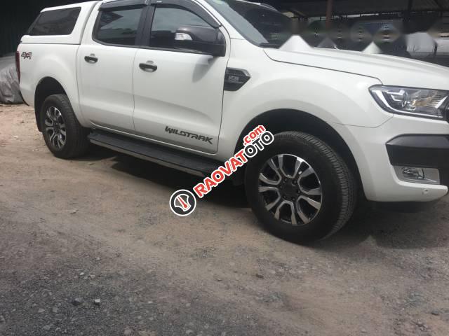 Cần bán gấp Ford Ranger đời 2017, màu trắng-0