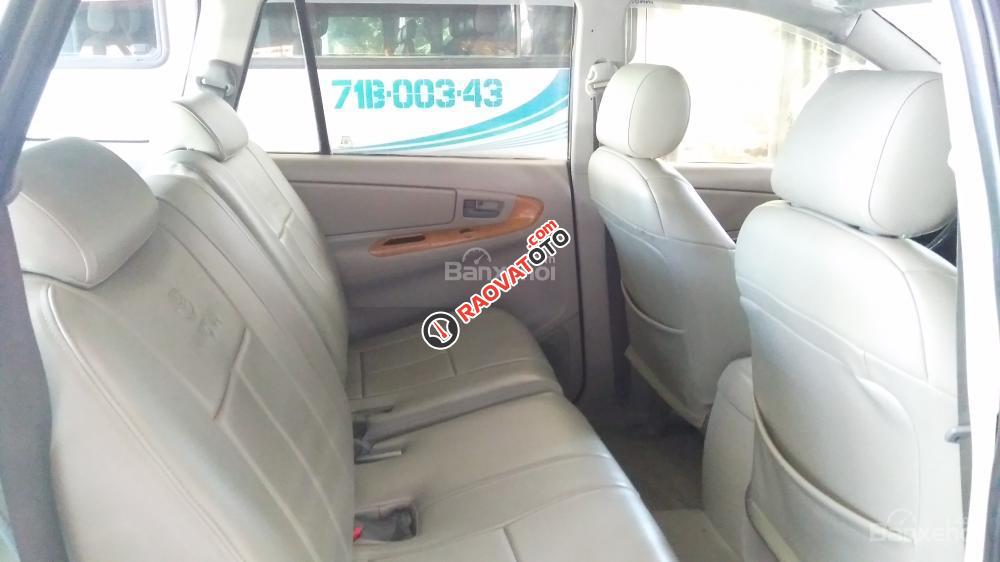 Cần bán xe Toyota Innova đăng ký lần đầu 2007, màu bạc còn mới, giá chỉ 290 triệu-10