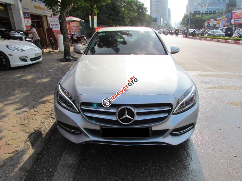 Bán xe Mercedes C200 2016, màu bạc, nội thất đen, chỉ trả 360 triệu nhận xe ngay-0