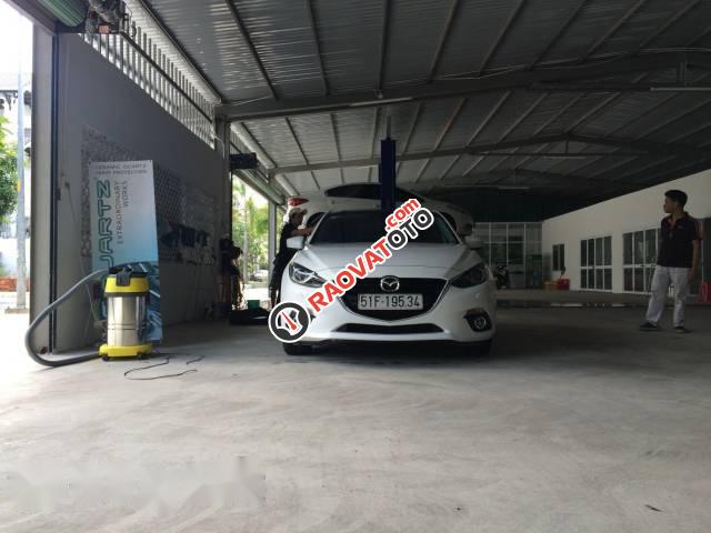 Bán xe Mazda 3 2.0 đời 2015, màu trắng-1