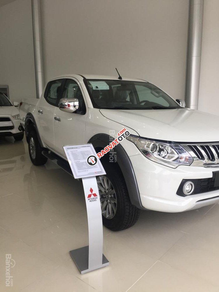 Bán Mitsubishi Triton tại Đà Nẵng, màu trắng, nhập khẩu Thái Lan, xe giao ngay, LH Quang 0905596067-9