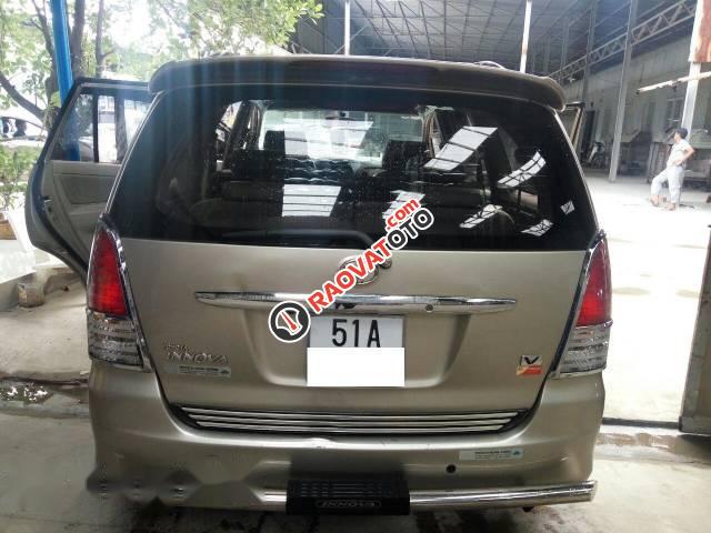 Bán gấp Toyota Innova V 2.0AT sản xuất 2011 xe gia đình-0