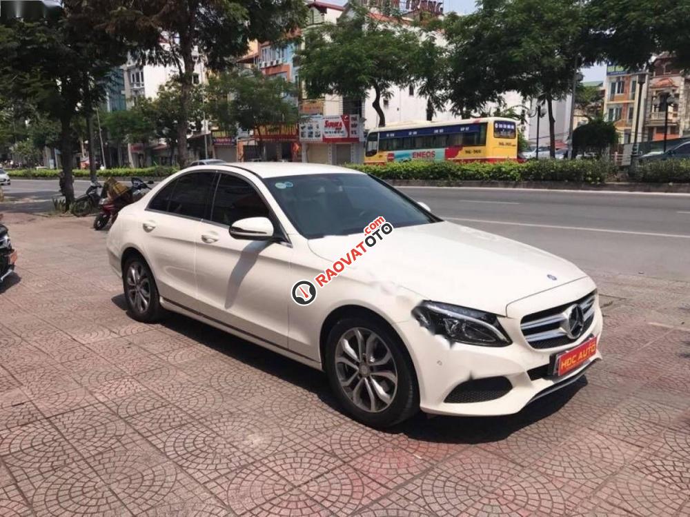 Cần bán gấp Mercedes C200 đời 2016, màu trắng như mới-6