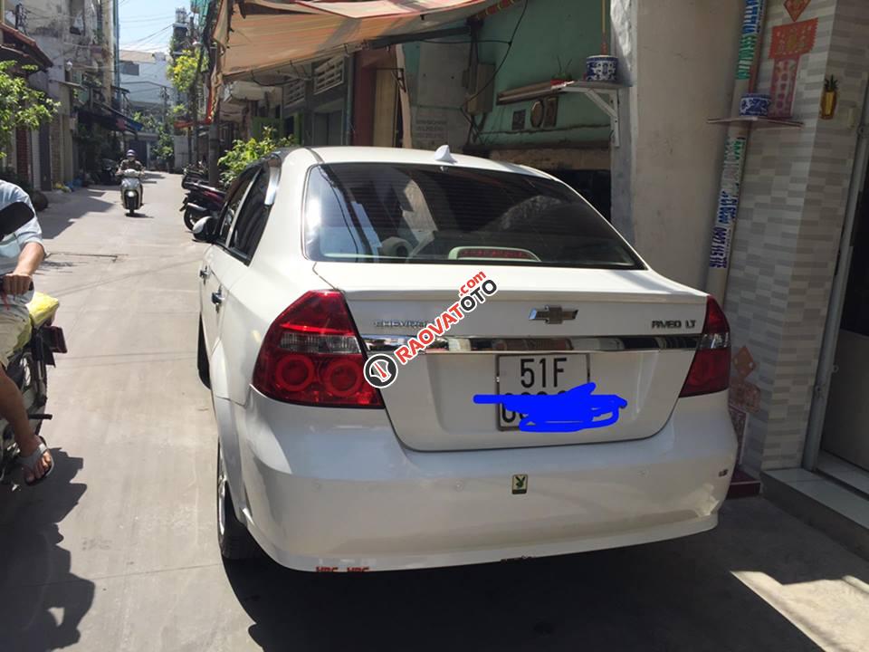 Bán xe Chevrolet Aveo LT đời 2015, màu trắng, chính chủ, giá tốt-0