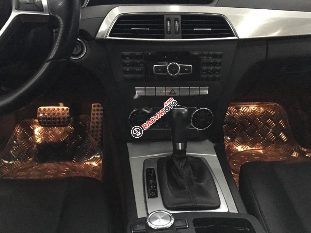 Cần bán Mercedes C300 AMG năm 2012, màu trắng đẹp như mới-7