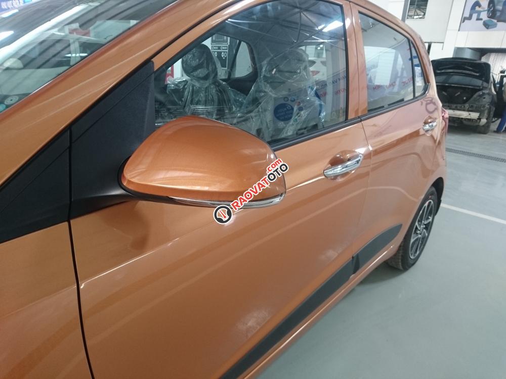 Bán xe Hyundai Grand i10 sản xuất 2018 màu cam, các phiên bản, mua xe chỉ từ 90 triệu, LH 090.467.5566-3