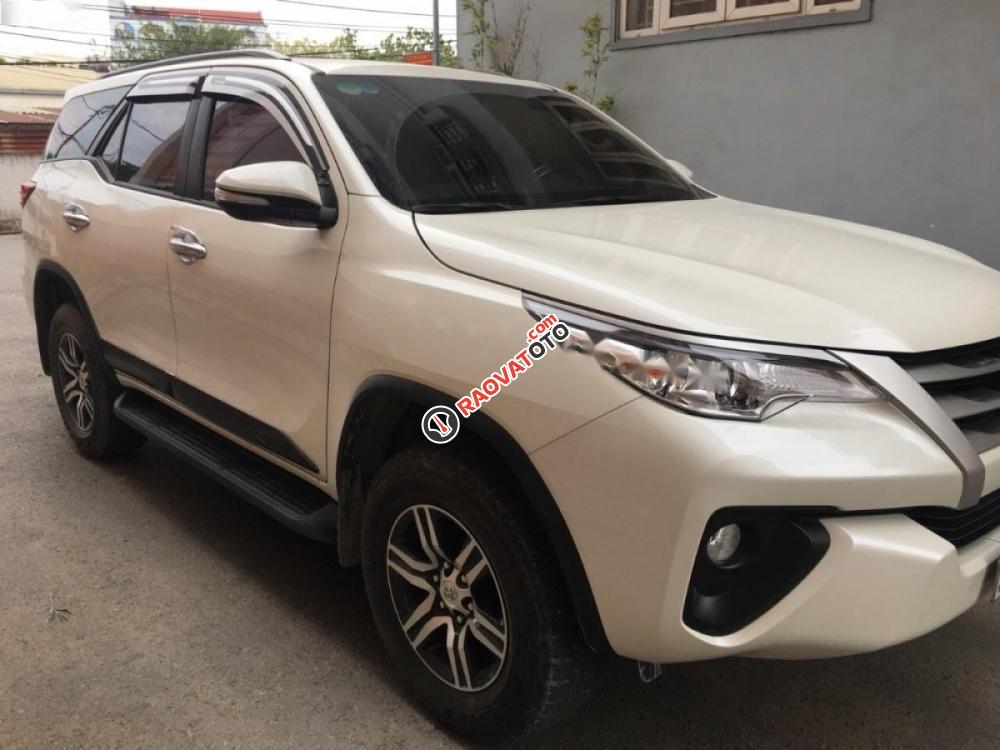 Cần bán lại xe Toyota Fortuner đời 2017, màu trắng, nhập khẩu, chính chủ-0