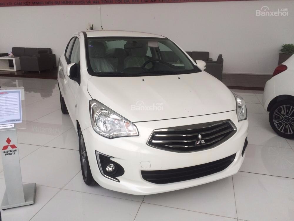 Bán Mitsubishi Attrage đời 2017, màu trắng, nhập khẩu  -1