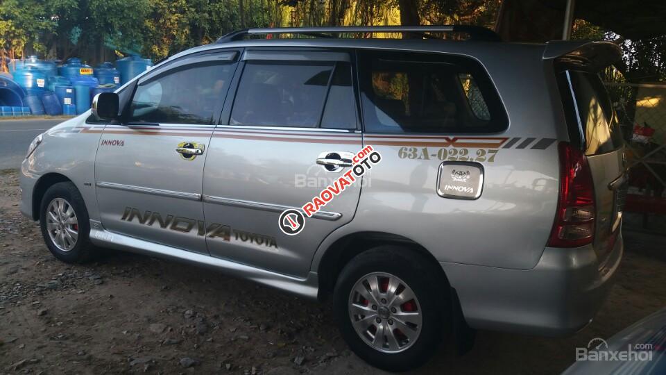 Cần bán xe Toyota Innova đăng ký lần đầu 2007, màu bạc còn mới, giá chỉ 290 triệu-6