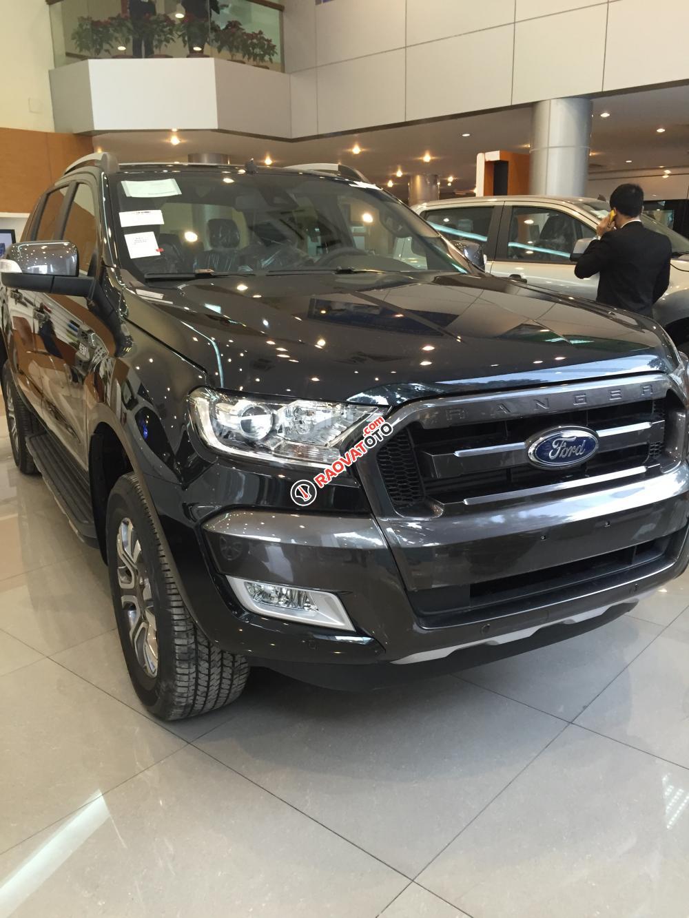 Bán Ford Ranger XLS MT mới 100% đen. Giá tốt, tặng thêm phụ kiện, hotline 0942552831-1