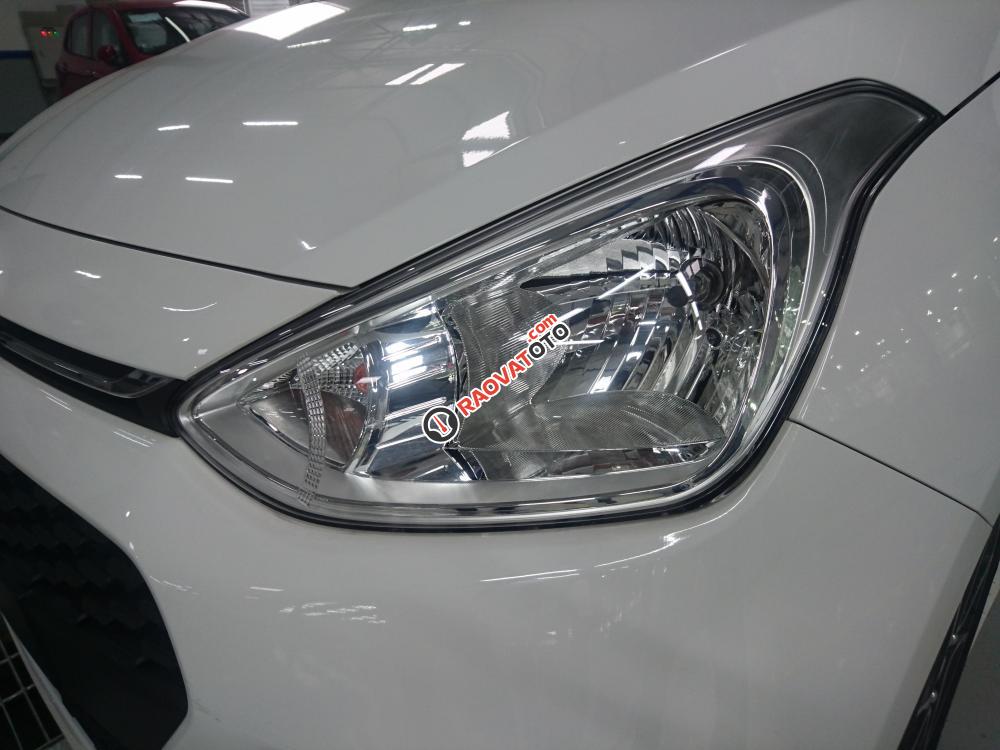 Bán xe Hyundai Grand i10 nhập khẩu SX 2018 màu trắng, các phiên bản, giá tốt nhất. LH 090.467.5566-3