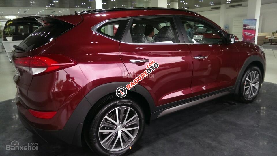 "Siêu Hot" bán Hyundai Tucson đời 2018, màu đỏ, giá chỉ 760 triệu, hỗ trợ vay 90% giá trị xe. Ngọc Sơn: 0911.377.773-0