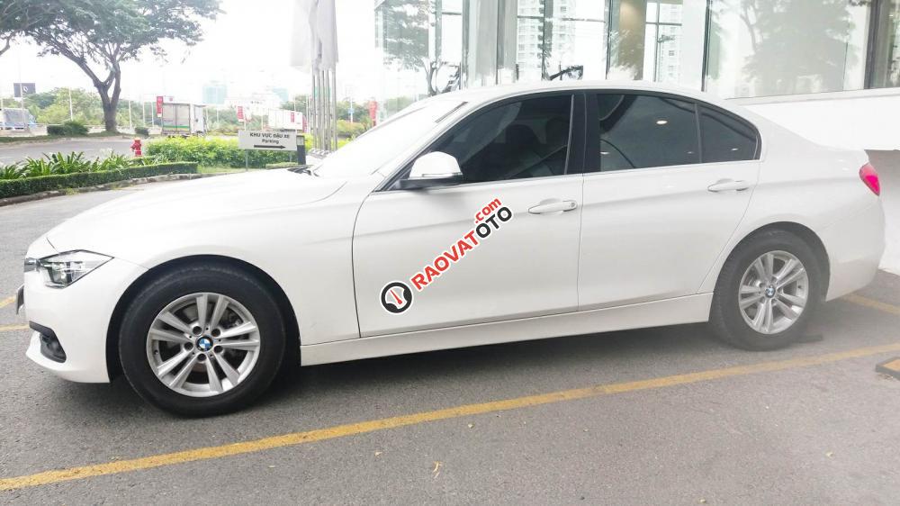 Cần Bán BMW 3 Series 320i LCI đăng ký 2017, xe mới đi 5.600km còn rất mới-0