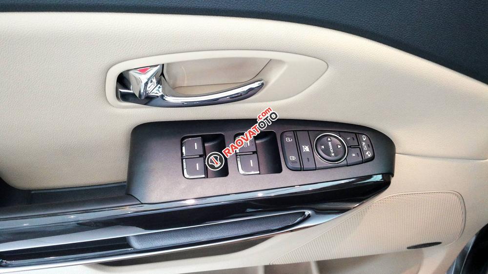 Kia Grand Sedona 2.2 DATH 2017, full option, giảm giá cực tốt trong tháng-9