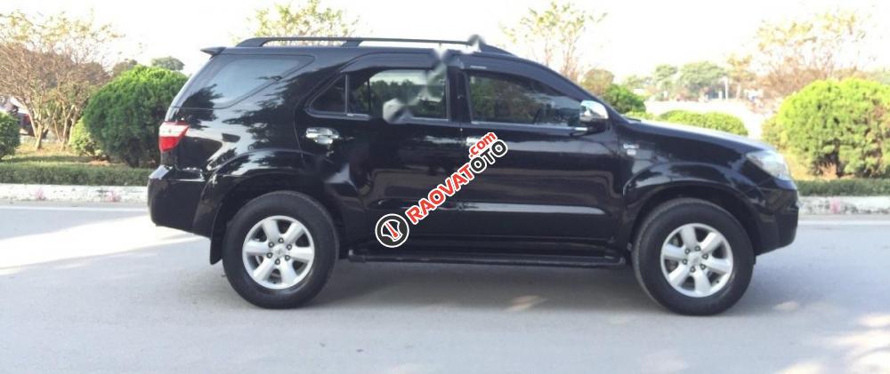 Bán Toyota Fortuner 2.7MT đời 2011, màu đen, 655tr-2