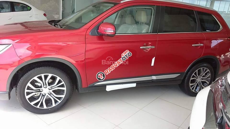 Bán xe Mitsubishi Outlander 2.0 CVT, 7 chỗ, giá rẻ nhất tại Quảng Bình - LH 0911 82 1516-1