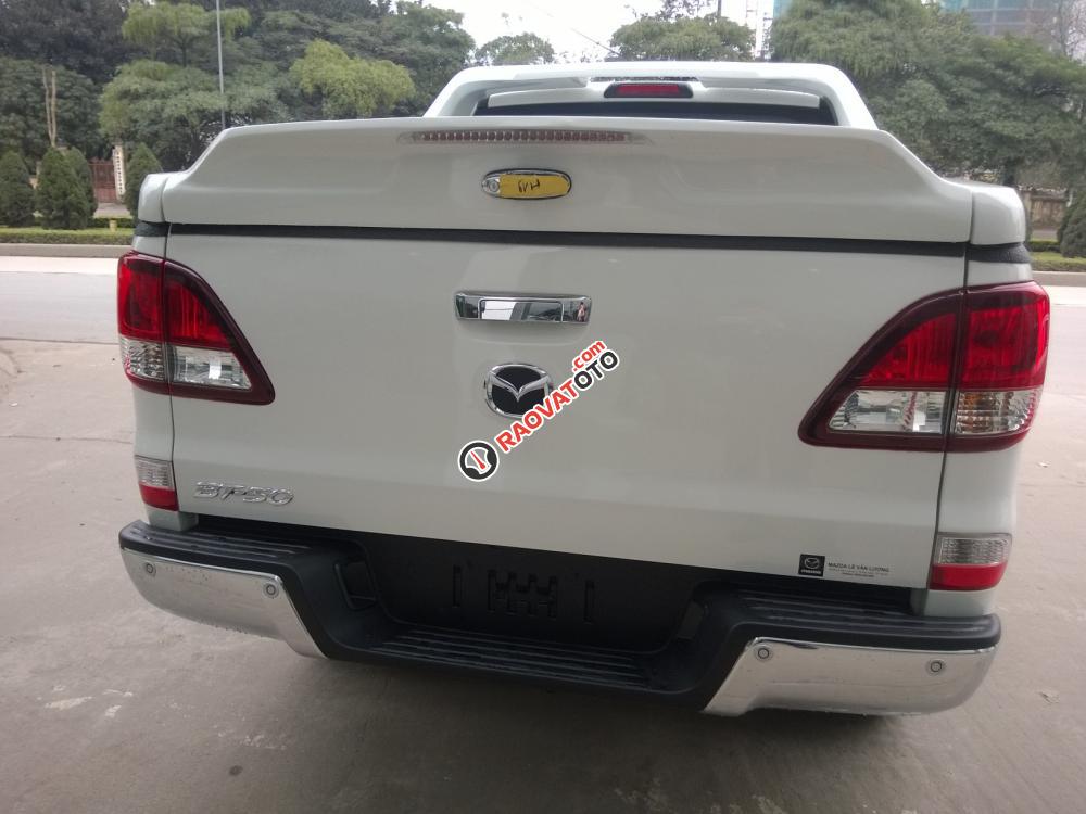 Bán xe Mazda BT 50 MT 4WD 2.2L mới 100% màu trắng, xe nhập, giá 600tr. L/h khuyến mại lớn nhất 0976834599-5