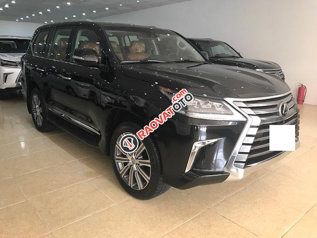 Bán Lexus LX 570 màu đen SX 2016, ĐK 2016 tư nhân. Xe đi được mấy ngàn km, còn mới cứng, phí sang tên 2%-1